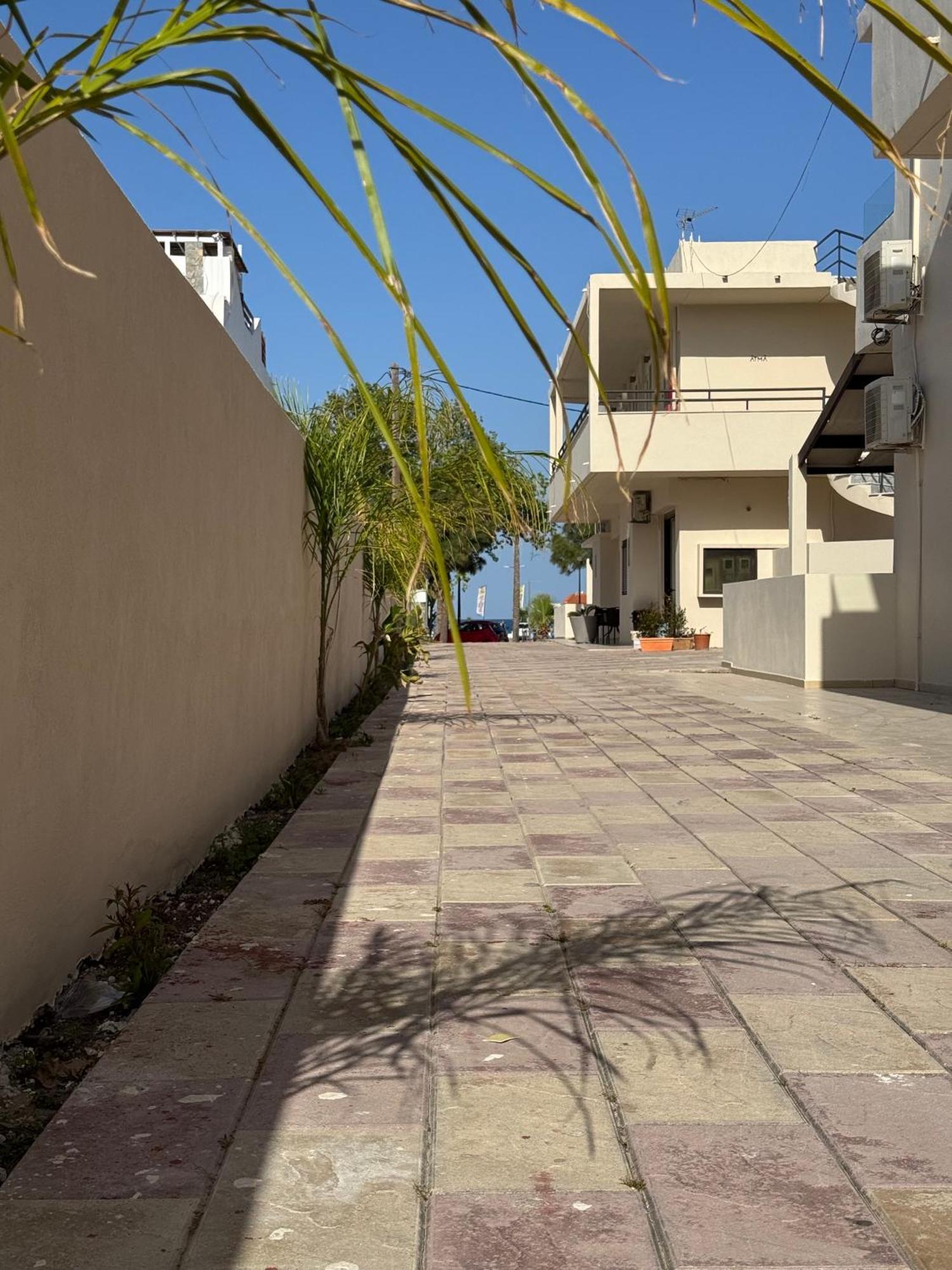 Steve'S Beach 法里拉基 外观 照片